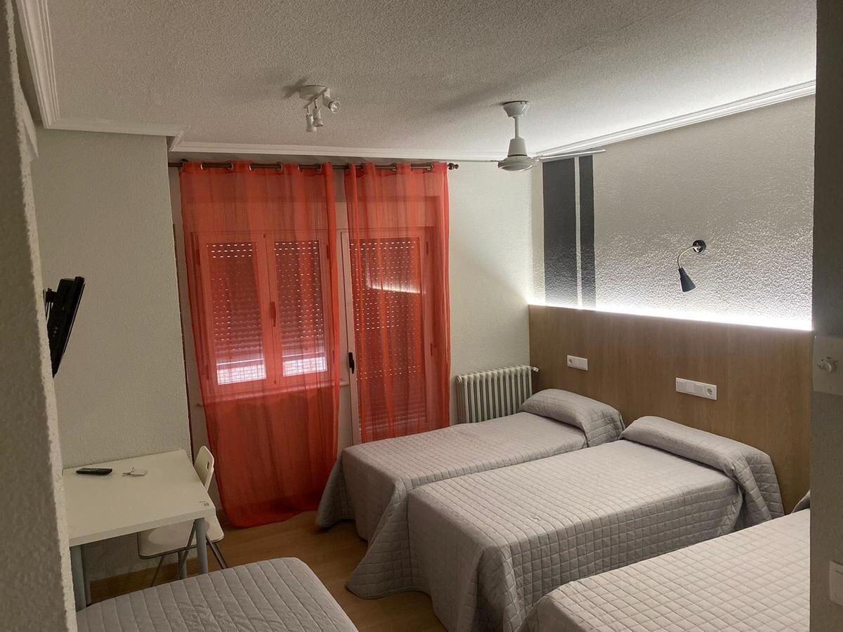 Hostal Uria Salamanca Dış mekan fotoğraf